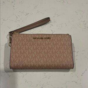 Michael Kors Monogram Pink Wristlet smartphone wallet